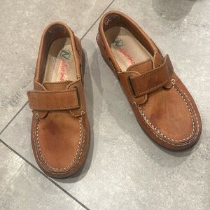 Boys dress shoes loafers topsiders. Naturino brand. European size 33 size 1.5 US